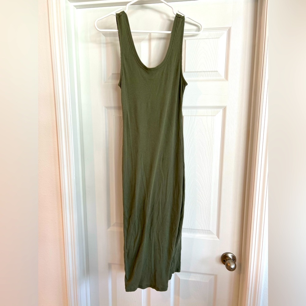 Bump friendly ribbed midi dress